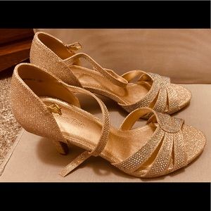 NWT Rose Gold Heels😍